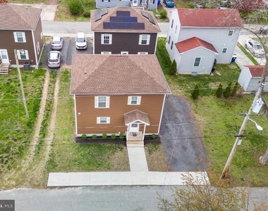 5 Hillside Avenue - Photo Thumbnail 1