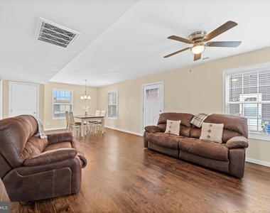 5 Hillside Avenue - Photo Thumbnail 10