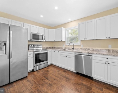 5 Hillside Avenue - Photo Thumbnail 6