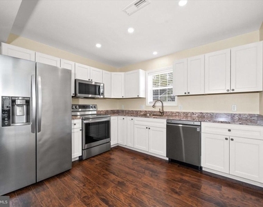 5 Hillside Avenue - Photo Thumbnail 4