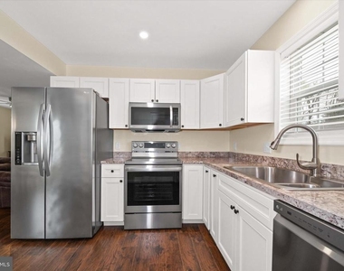 5 Hillside Avenue - Photo Thumbnail 2