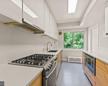 4201 Cathedral Avenue Nw - Photo Thumbnail 9