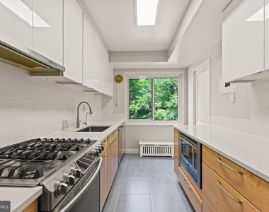 4201 Cathedral Avenue Nw - Photo Thumbnail 10