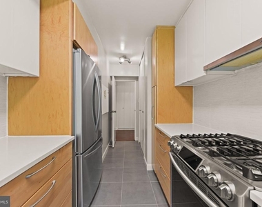 4201 Cathedral Avenue Nw - Photo Thumbnail 11