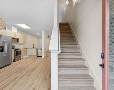 7805 Cooper Ln - Photo Thumbnail 1