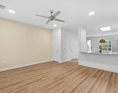 7805 Cooper Ln - Photo Thumbnail 16