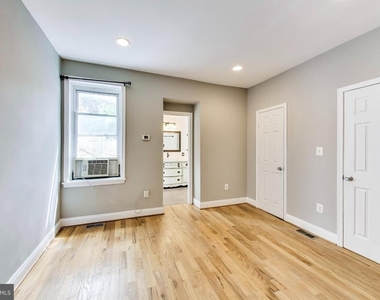 1917 Lincoln Road Ne - Photo Thumbnail 12