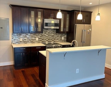 4004 Edmunds Street Nw - Photo Thumbnail 3