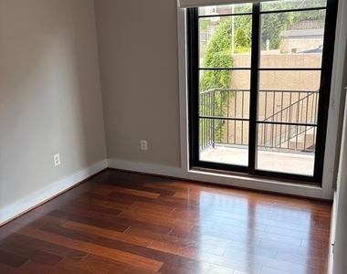 4004 Edmunds Street Nw - Photo Thumbnail 9