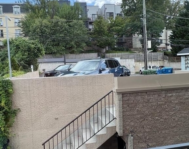 4004 Edmunds Street Nw - Photo Thumbnail 10