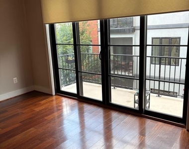 4004 Edmunds Street Nw - Photo Thumbnail 2