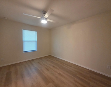 104 E Eggleston St - Photo Thumbnail 14