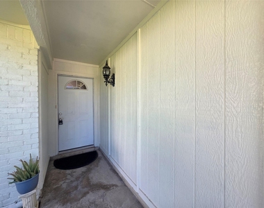 104 E Eggleston St - Photo Thumbnail 1