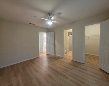 104 E Eggleston St - Photo Thumbnail 15