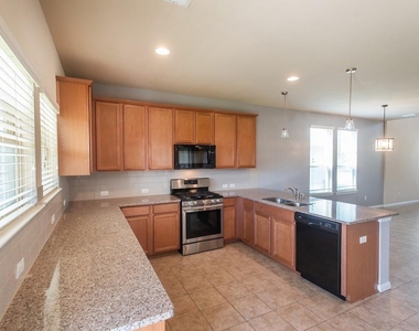 8113 Rosano St - Photo Thumbnail 10