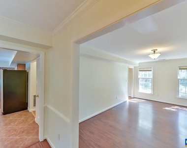 1012 Wildmere Pl - Photo Thumbnail 23