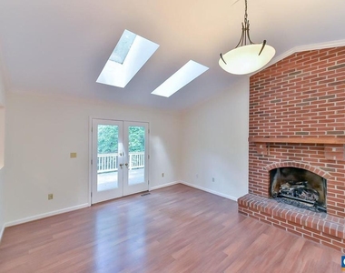 1012 Wildmere Pl - Photo Thumbnail 14