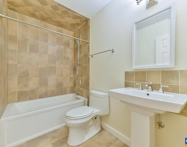1012 Wildmere Pl - Photo Thumbnail 34