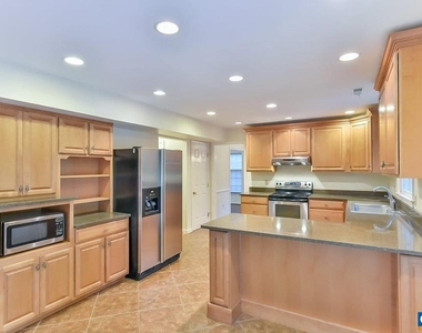 1012 Wildmere Pl - Photo Thumbnail 12