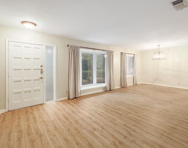 8609 Melshire Dr - Photo Thumbnail 11