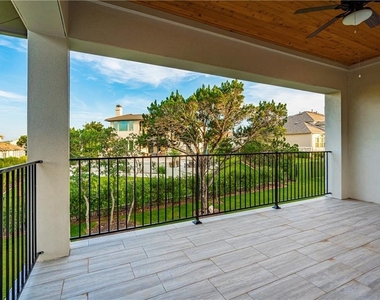 511 Woodside Ter - Photo Thumbnail 12