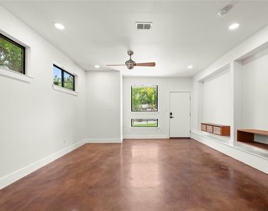 115 Havana St - Photo Thumbnail 3