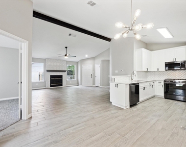 12804 Humphrey Dr - Photo Thumbnail 3
