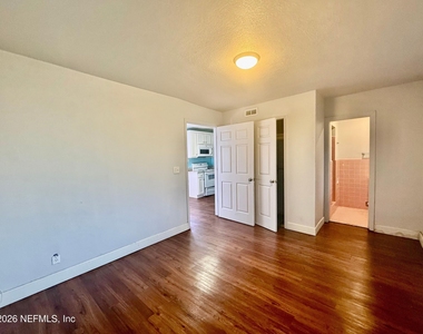 7118 Pellias Road - Photo Thumbnail 11