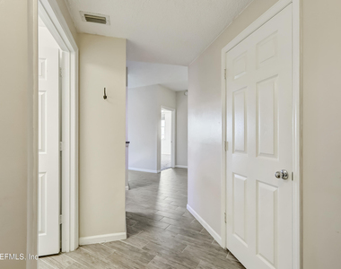 3015 Aqua Vista Lane - Photo Thumbnail 3