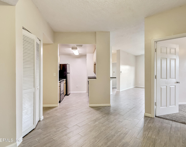 3015 Aqua Vista Lane - Photo Thumbnail 8