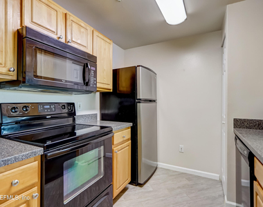 3015 Aqua Vista Lane - Photo Thumbnail 6