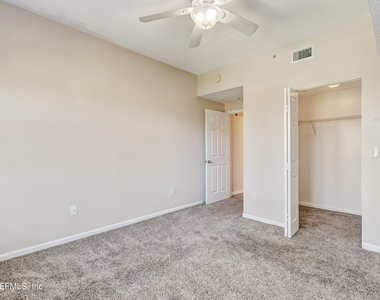 3015 Aqua Vista Lane - Photo Thumbnail 9