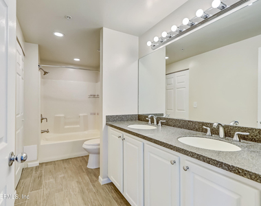 3015 Aqua Vista Lane - Photo Thumbnail 13