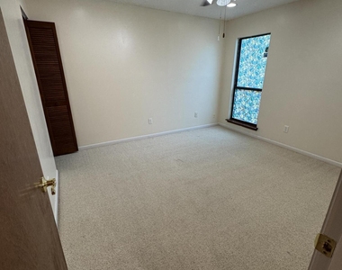 8550 Goldeneye Lane - Photo Thumbnail 11