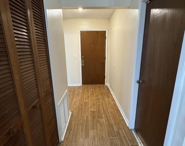 8550 Goldeneye Lane - Photo Thumbnail 4