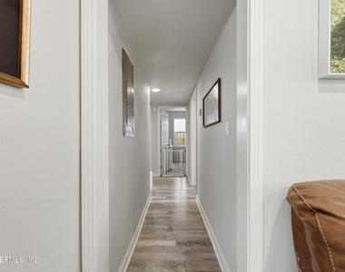 5327 Lexington Avenue - Photo Thumbnail 17