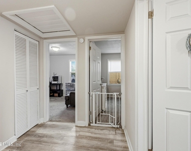 5327 Lexington Avenue - Photo Thumbnail 18
