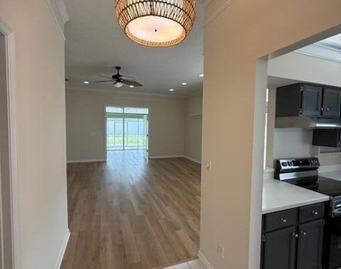 256 Kingston Drive - Photo Thumbnail 8