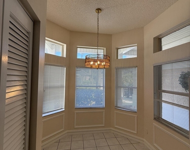 256 Kingston Drive - Photo Thumbnail 9