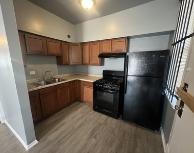734 E 95th Street - Photo Thumbnail 5