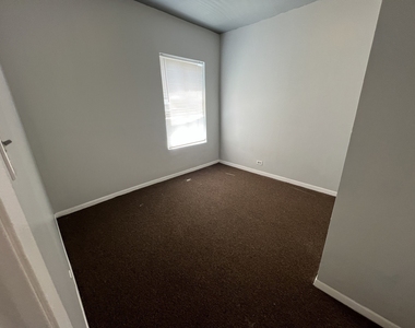 71 E 69th Street - Photo Thumbnail 3