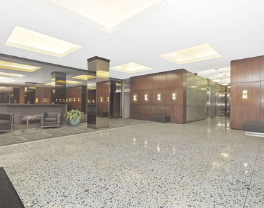 535 N Michigan Avenue - Photo Thumbnail 3