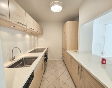535 N Michigan Avenue - Photo Thumbnail 4