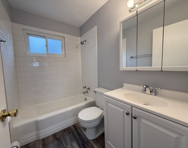 575 Berry Avenue - Photo Thumbnail 2