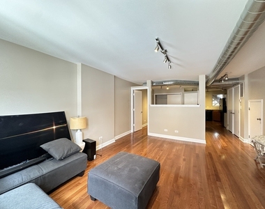 674 N Orleans Street - Photo Thumbnail 7