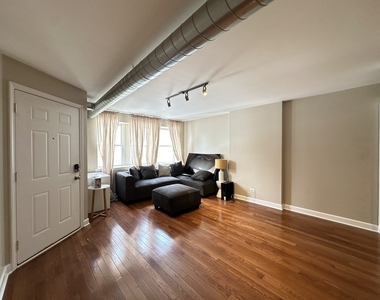 674 N Orleans Street - Photo Thumbnail 5