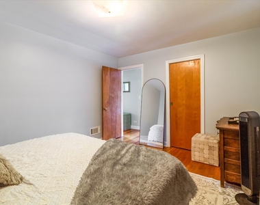 745 Greenview Place - Photo Thumbnail 14