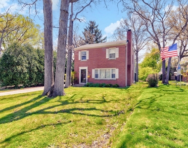745 Greenview Place - Photo Thumbnail 1