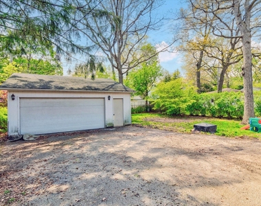 745 Greenview Place - Photo Thumbnail 23