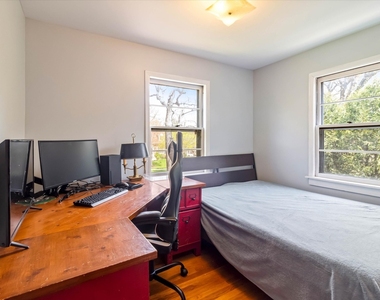 745 Greenview Place - Photo Thumbnail 20